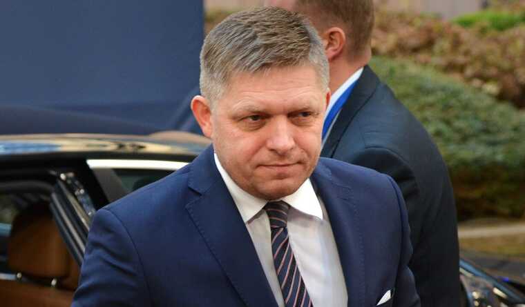 Премьер Словакии Фицо заявил, что поедет на 9 мая в Москву