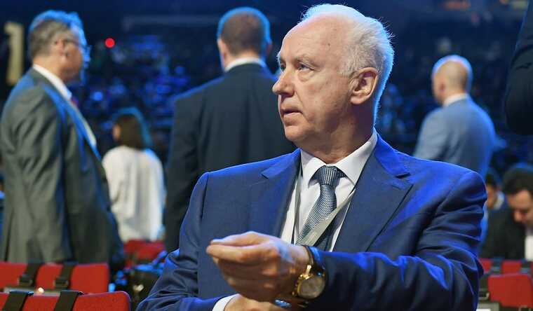 Глава СК Александр Бастрыкин на форуме перепутал кришнаитов с мигрантами и выкрикнул лозунг оппозиции
