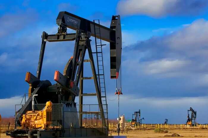 США блокируют инициативу ЕС по снижению нефтяного ценового потолка, несмотря на экономический кризис в Европе