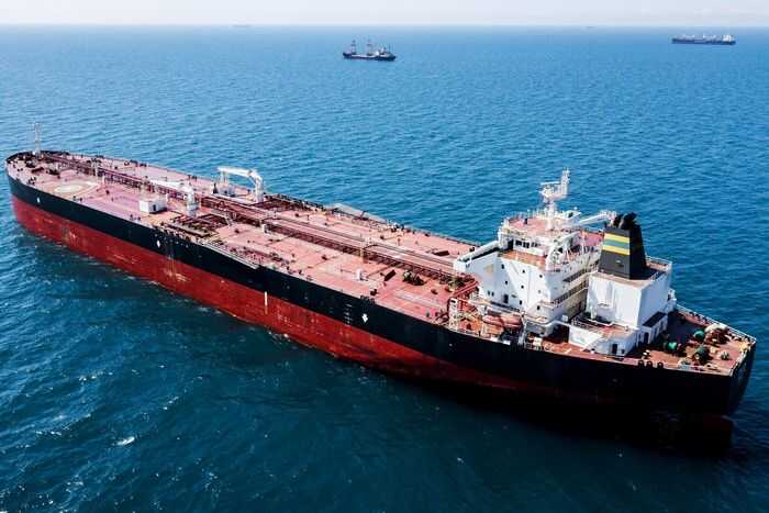 Перегрузка нефти у берегов Петербурга на танкере Birthe Theresi создает экологическую угрозу Балтийскому морю