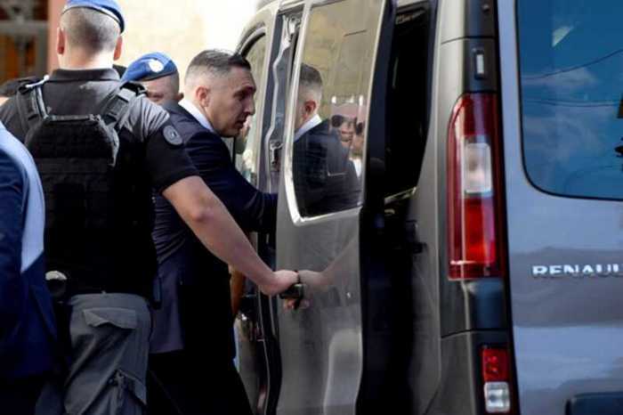 Компании, связанные с поставщиком взрывчатых веществ, потратили миллионы, чтобы избежать заморозки активов