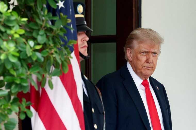 Трамп допустил возможность смены власти в Иране