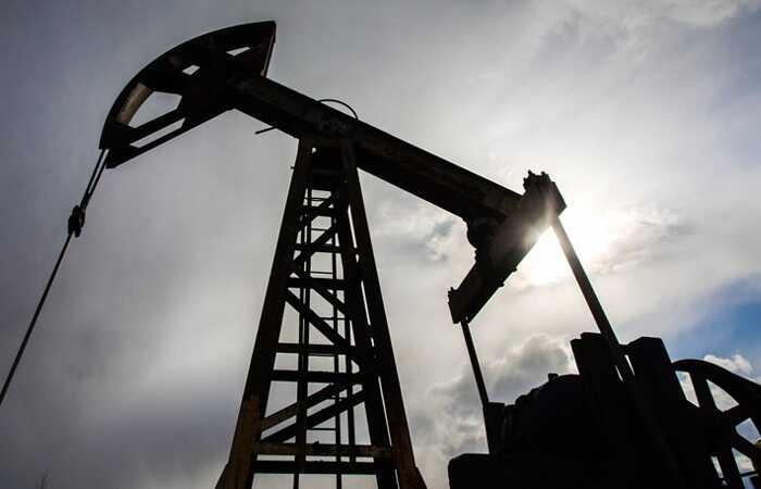 Иранские ракеты обрушили цены на нефть на четыре процента