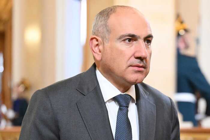 Пашинян предложил патриарху доказательство отсутствия обрезания в личной встрече