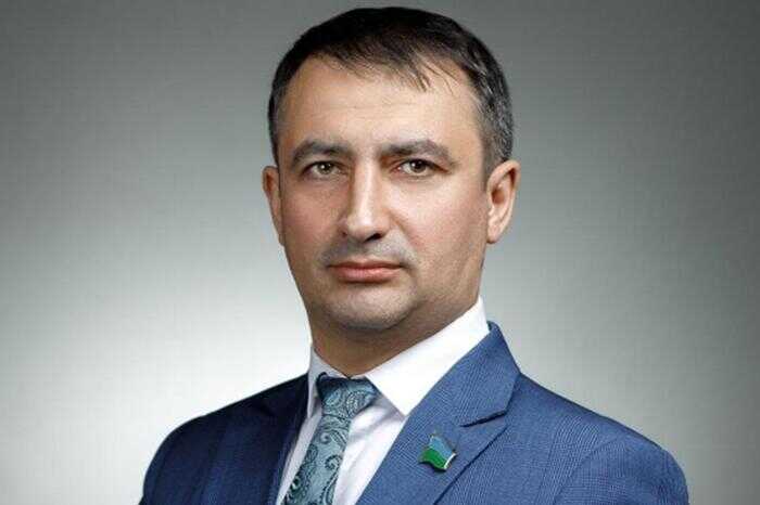 Депутата Таги-Заде лишили зарплаты из-за высказываний о «родине узбеков»