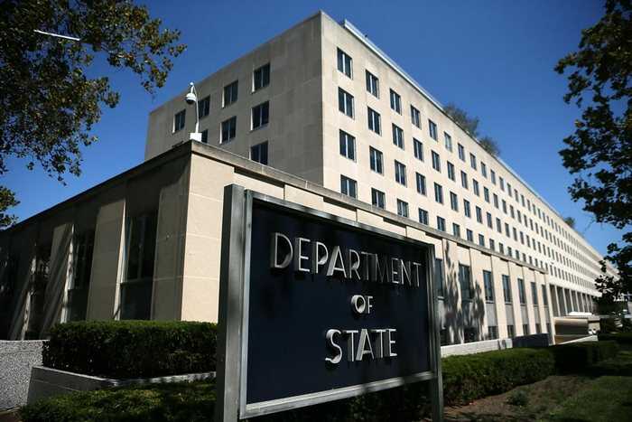 Госдеп США уволил 1350 сотрудников, включая экспертов по Украине и России, вызвав критику демократов