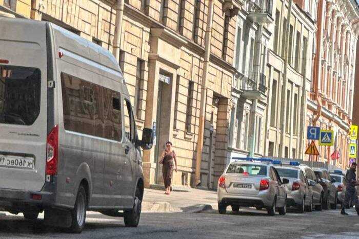 В офисе ББР Банка в Петербурге прошли обыски: силовики изымают документы и допрашивают сотрудников