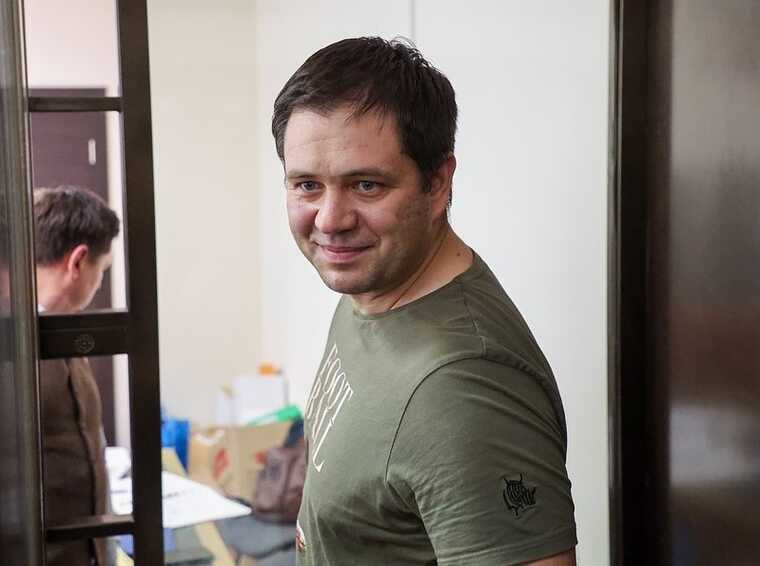 Следствие требует от главреда Базы раскрыть источники, удерживая журналистку Татьяну Лукьянову в "заложниках"